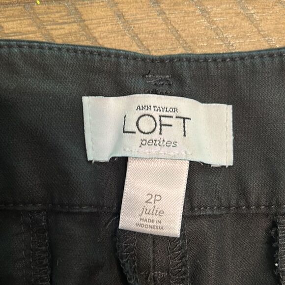 (3/$15) Loft stretch capris size 2 petite. Black - Picture 2 of 9